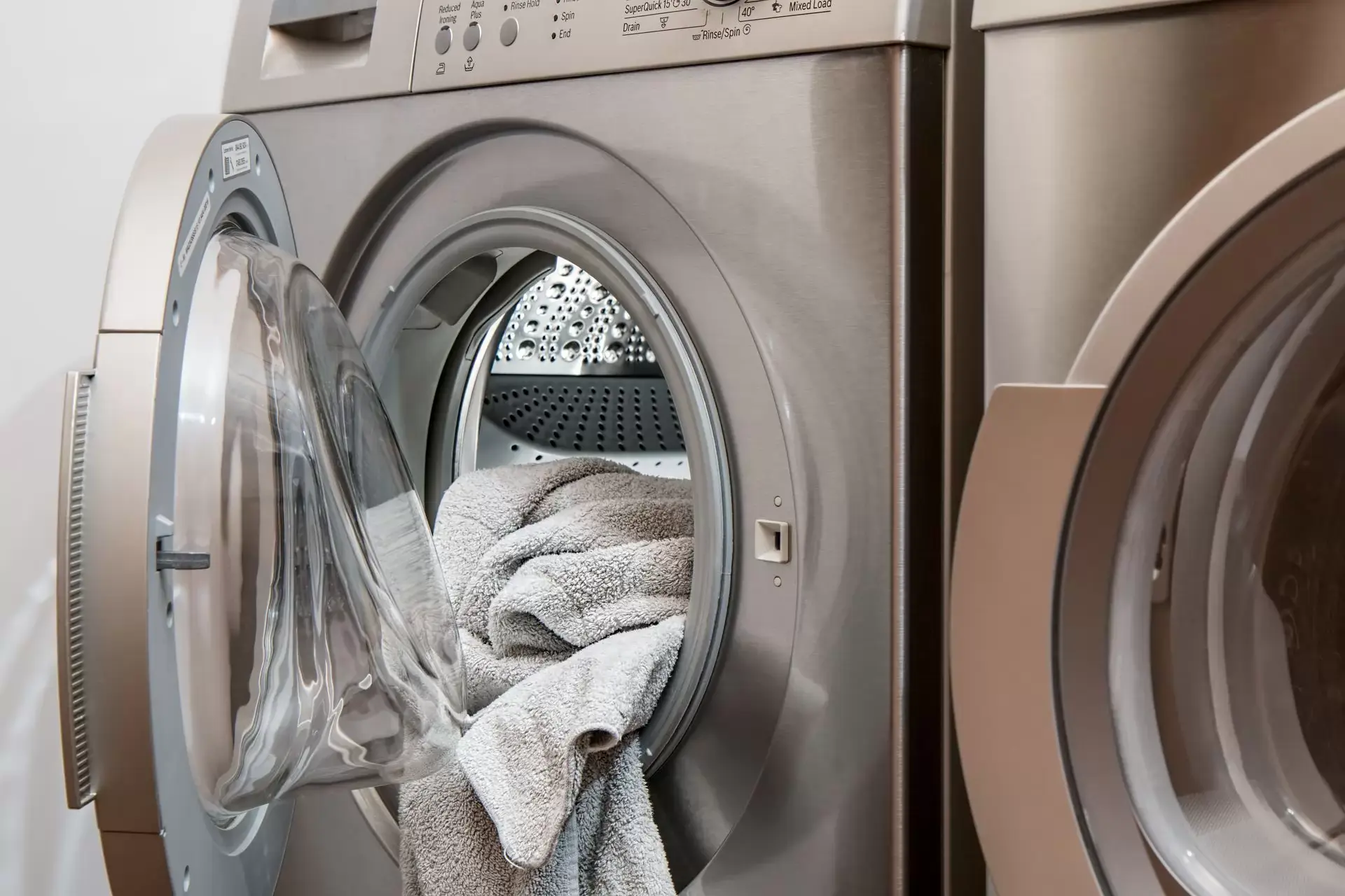 Hogyan szabaduljunk meg a kellemetlen szagtól a mosógépben